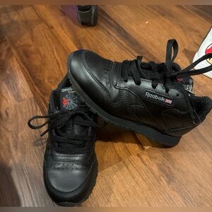 Reebok classics kids size 2